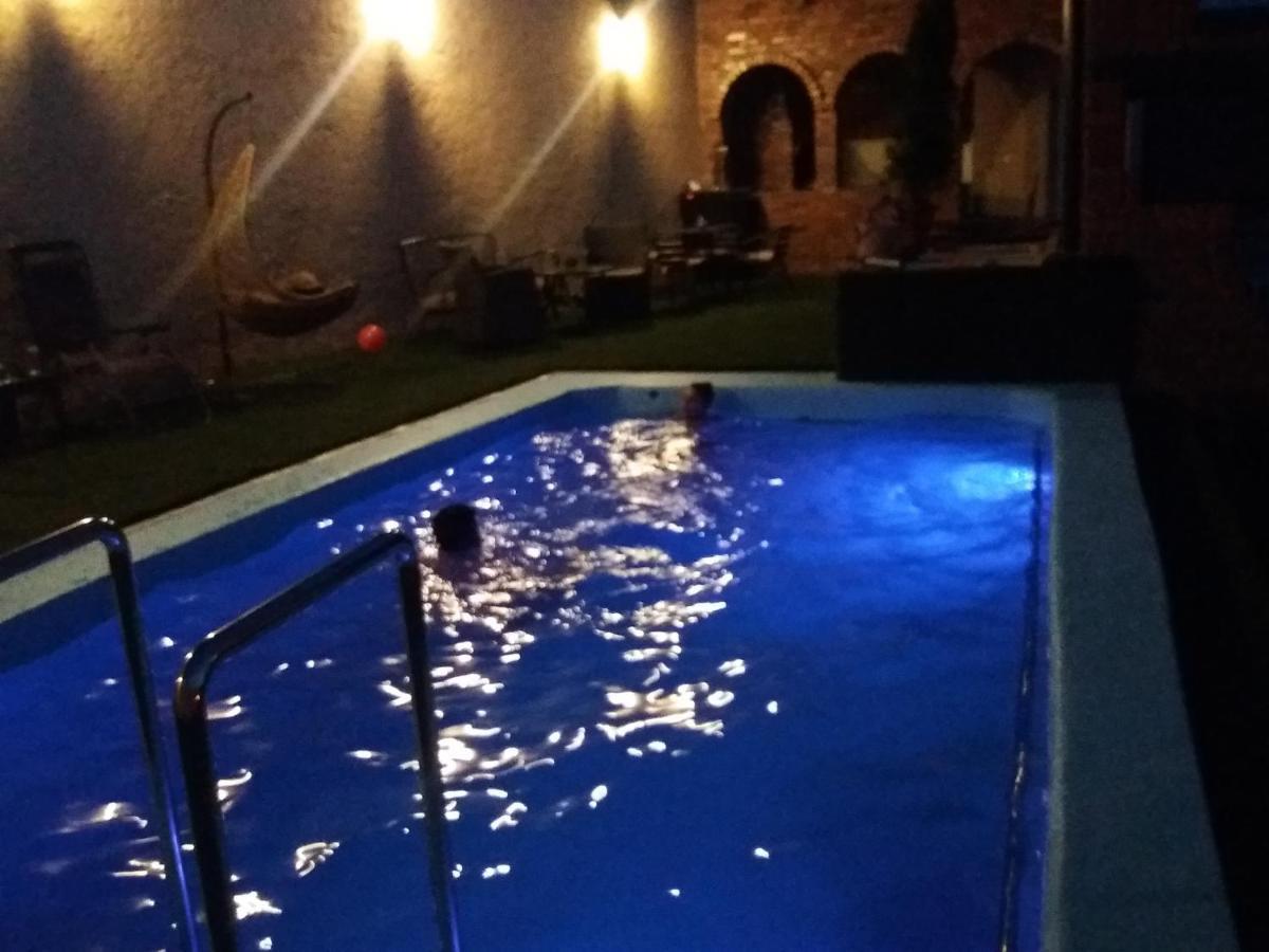 Guesthouse Prenociste Faraon Pljevlja Extérieur photo
