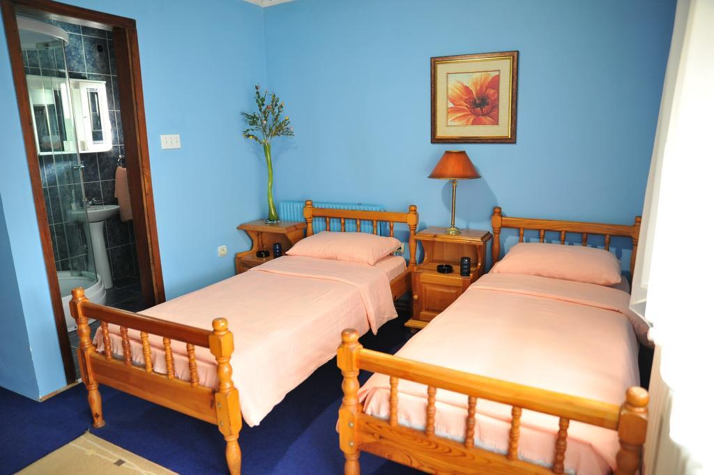 Guesthouse Prenociste Faraon Pljevlja Extérieur photo